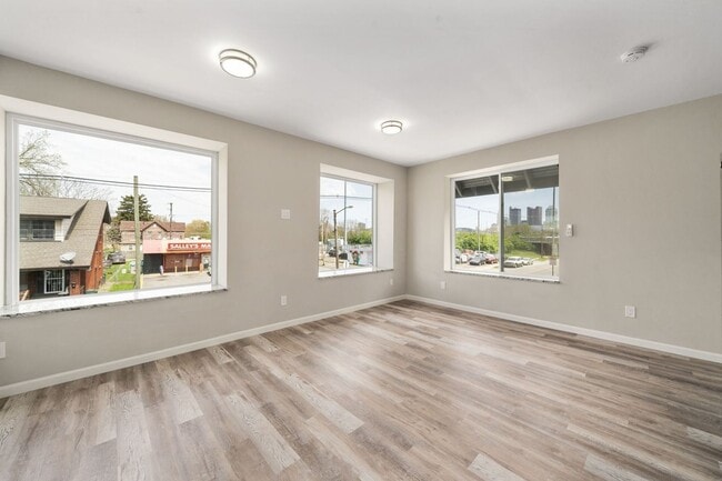 Building Photo - 741 Sullivant Ave