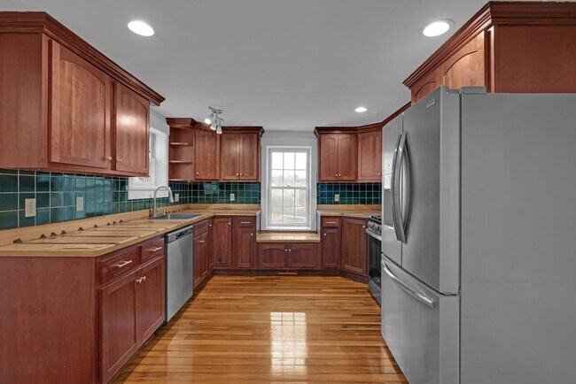 Photo - 22 School St