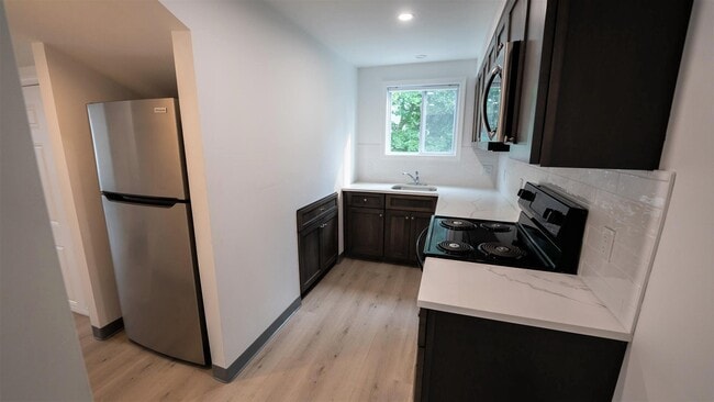 Building Photo - 303 Boston Ave Unit 3