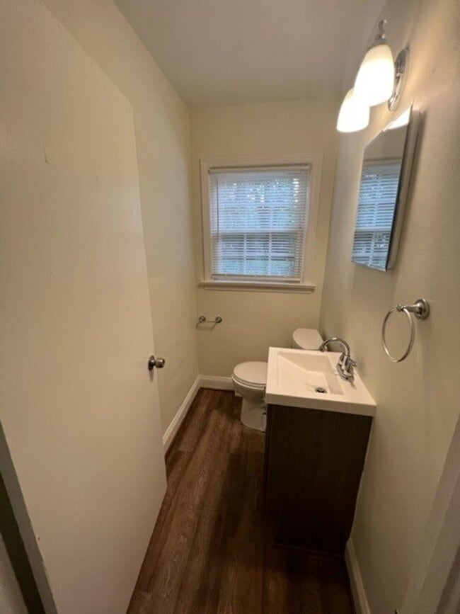 Photo - 3 Bedroom 1.5 Bath Home Family Room, Living Room and Dining Room! - Eastside of Greenville Unidad 15 Orleans Court