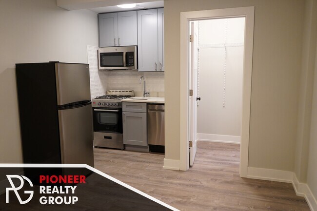 Photo - 501 W Belmont Ave