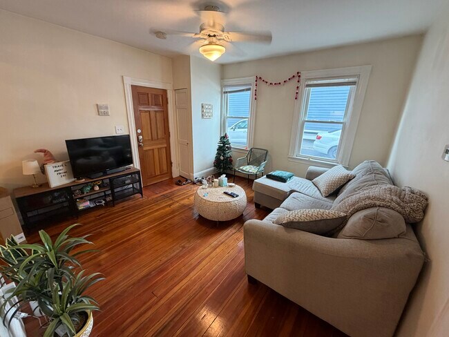 Photo - 73 Gore St Unit R1