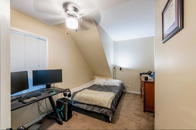 Photo - 2724 S Crowell St Unidad 1