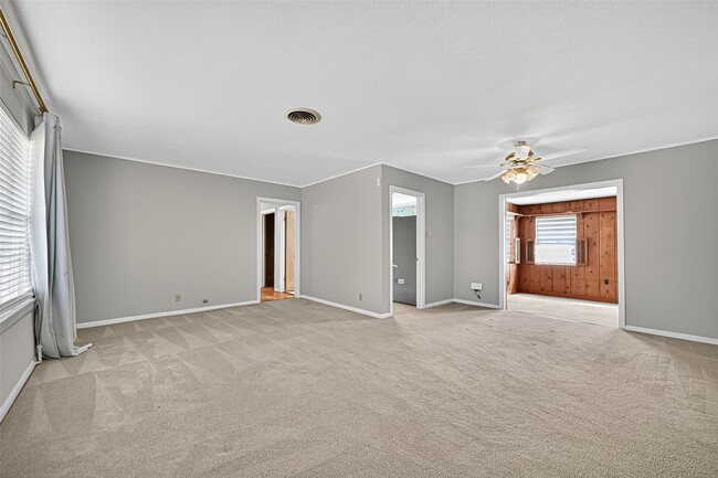 Photo - 10005 Hazelhurst Dr