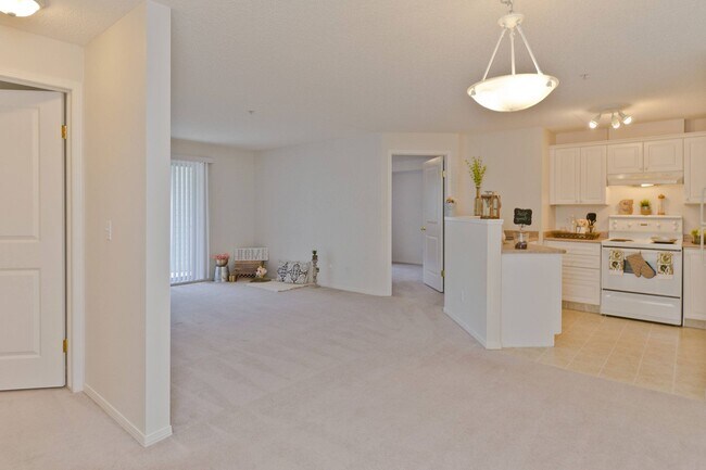 Photo - Somerset Pointe