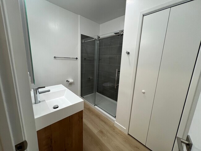 Gramercy Place Apartments