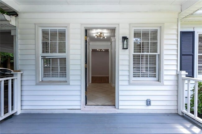 Photo - 1311 Roxboro Dr NE