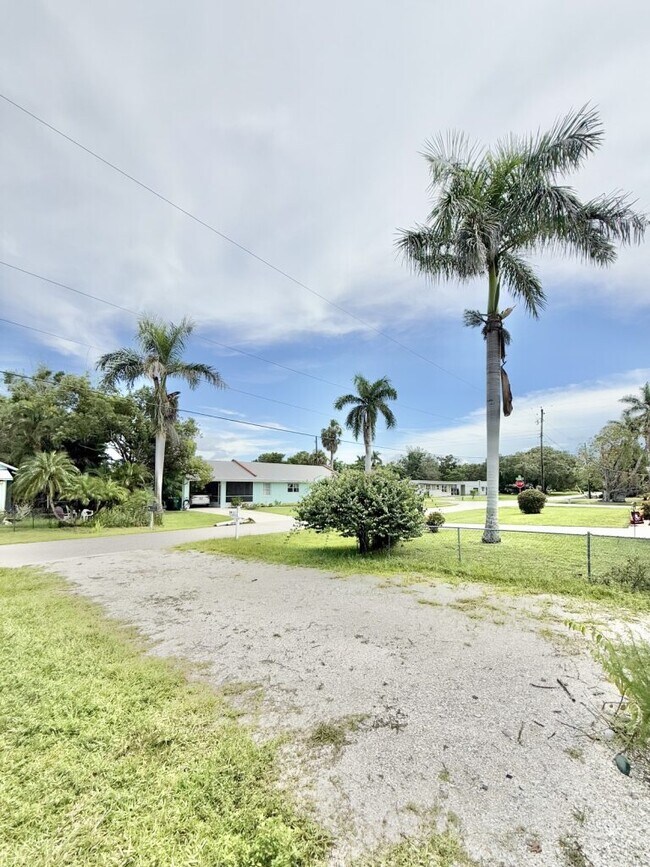 Photo - 2125 Mark Ave