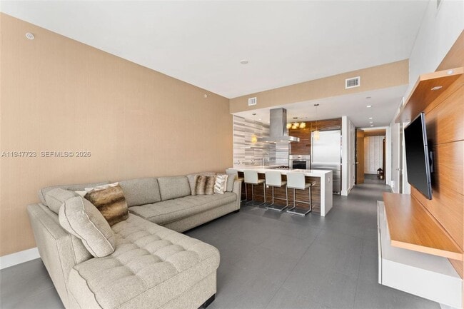 Building Photo - 1100 Biscayne Blvd