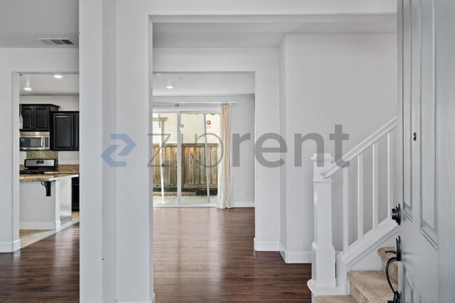 Photo - 2060 Salice Wy