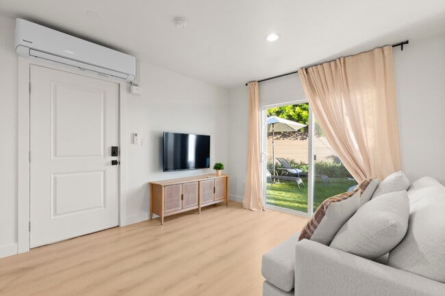 Photo - 12801 Waddell St Unidad 12803