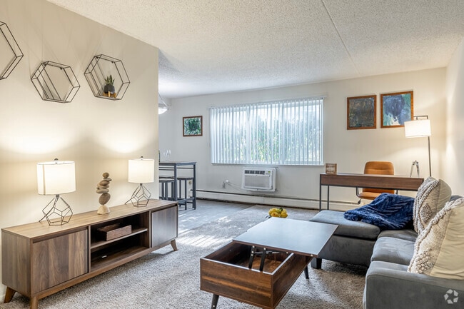 1 dormitorio, 1 baño, 620 pies cuadrados, sala de estar - Westchester Towers