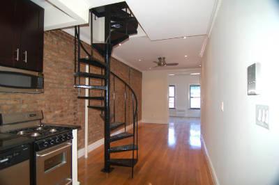 Building Photo - 334 E 6th St