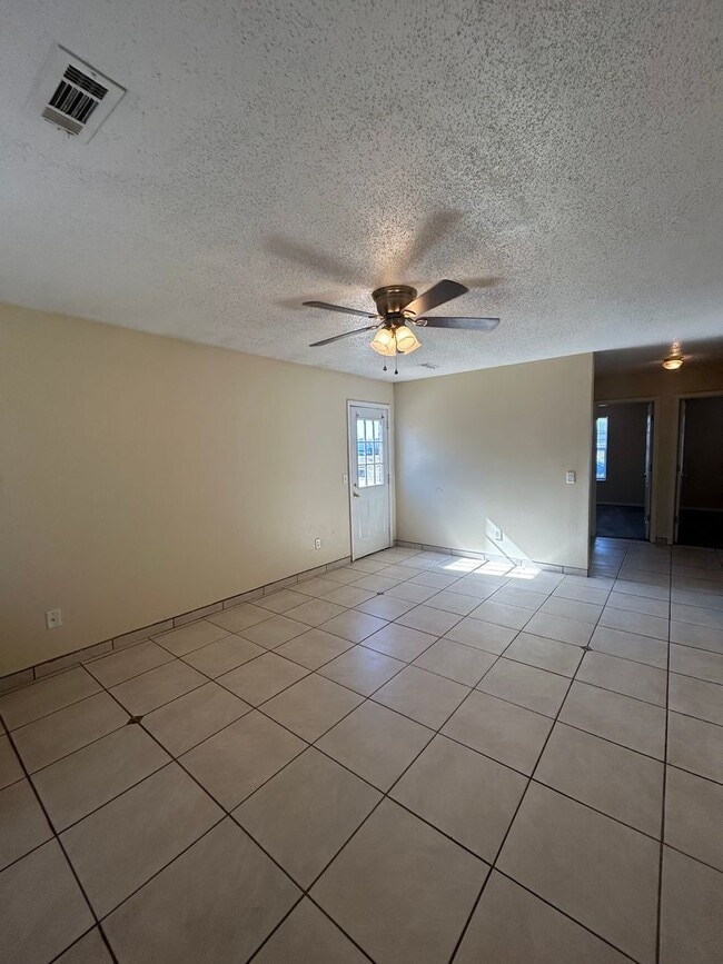 Photo - 3510 SW Landau Ct Unit 3510 SW Landau Ct Apt 2