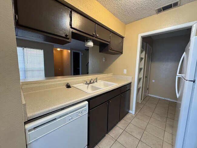 Photo - 1102 Covey Ln Unit # A