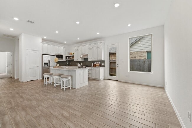 Photo - 4925 Chester Lk Ln