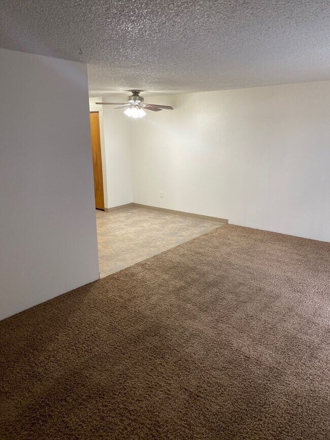 Photo - 648 Taybin Rd NW Unidad D