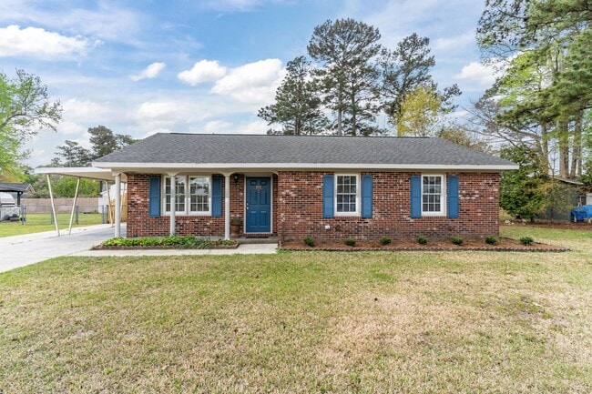 Building Photo - Pet-Friendly | Large Fenced Yard in North Wilmington