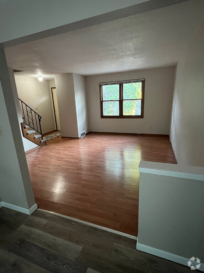 Building Photo - 3 Bedroom Duplex on South Side of Des Moin... Rental