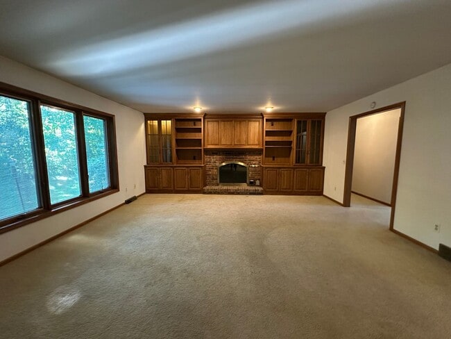 Photo - Large Home in Forest Hills School District!