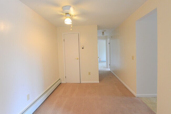 Photo - 426 Winthrop Dr Unit 8