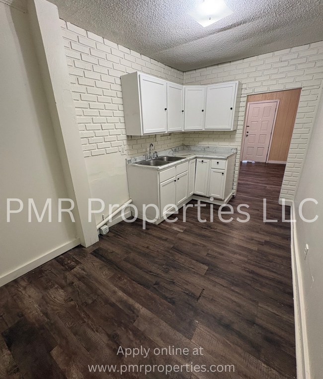 Photo - 2 Bedrooms / 1 Bathroom House