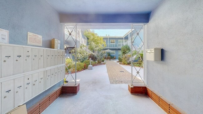 Photo - 11284 Montana Avenue