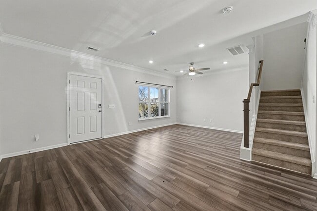 Photo - 342 Silverdrop St