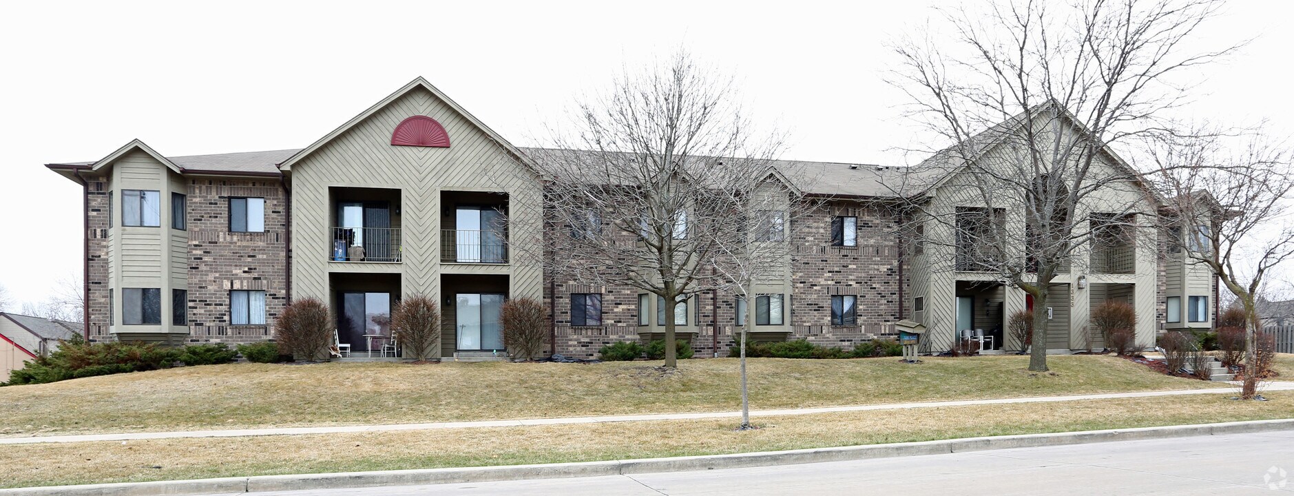 Photo - 1351 W Edgerton Ave Apartments
