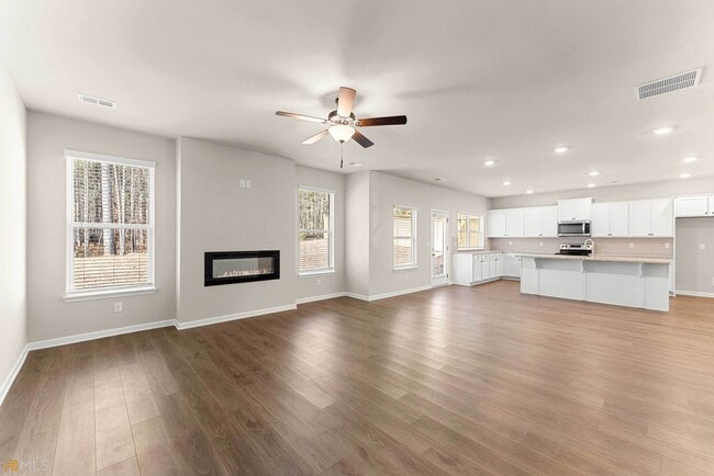 Photo - 755 Lakehaven Ln