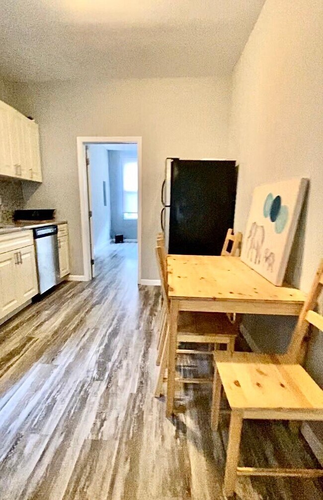 Photo - 913 N 15th St