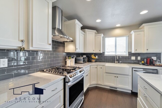 Photo - 1439 Dunbar Ln