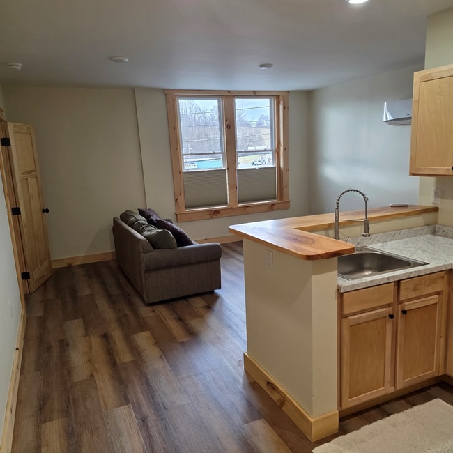 Photo - 121 E Main St