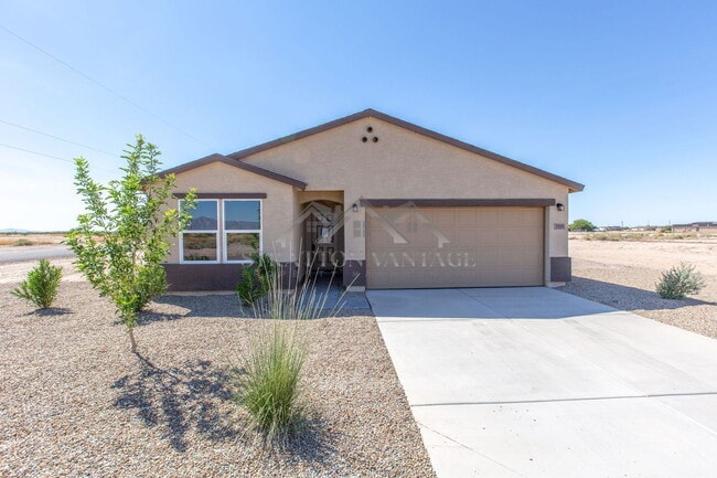 Building Photo - 3510 Mateo Dr