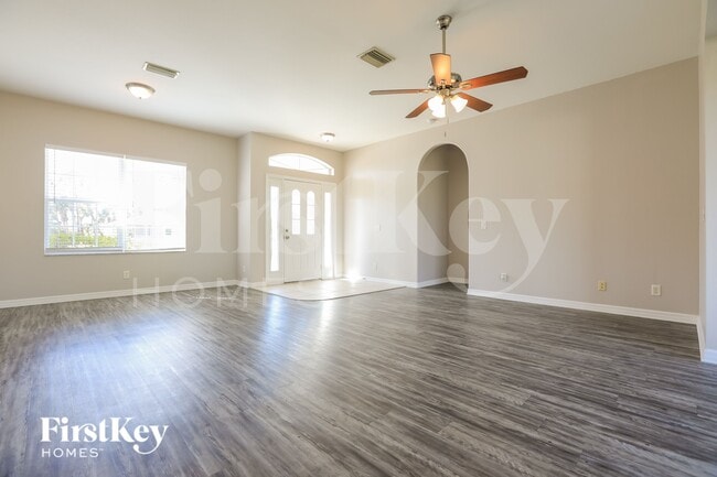 Photo - 2474 Saybrook Ave