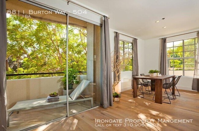 Photo - Versailles LA Unit 504