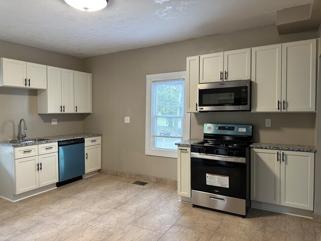 Kitchen - 2238 McKees Rocks Rd House Unit 2238