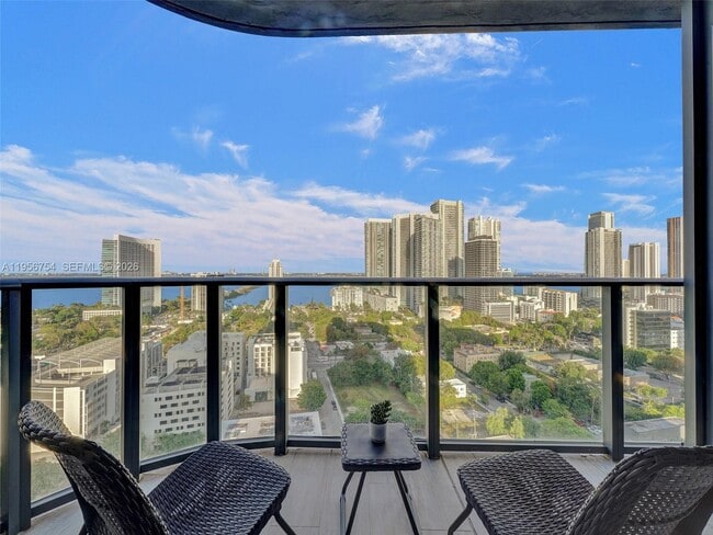 Building Photo - 121 NE 34th St Unit 2106A