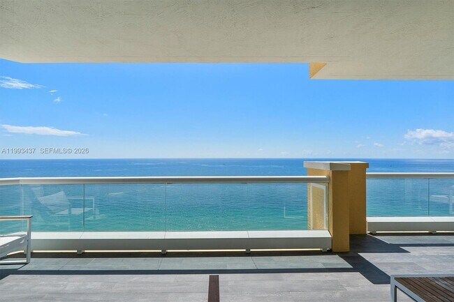 Building Photo - 17875 Collins Ave Unit 3005
