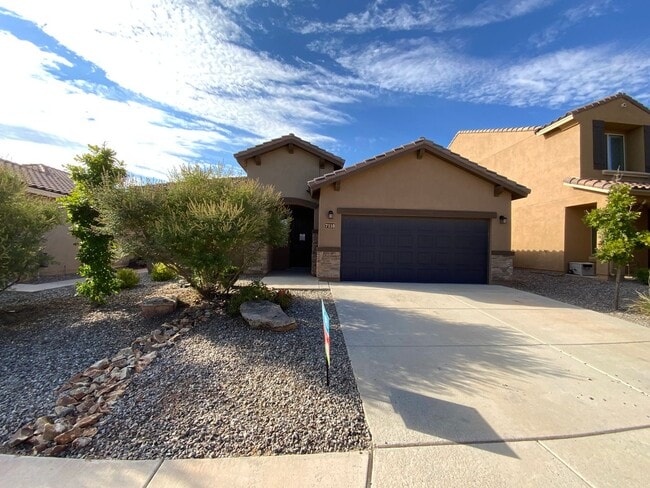 Beautiful 3 Bedroom Plus Office Recent Con... - Beautiful 3 Bedroom Plus Office Recent Con... House