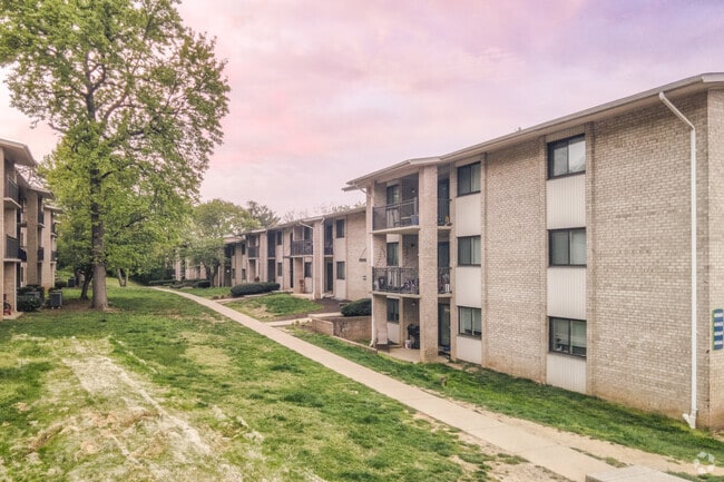 Building Photo - South Port Rental