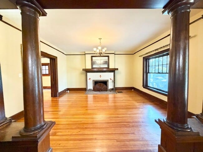 2027 Murray Ave Unit 2027 Murray Ave Unit 1