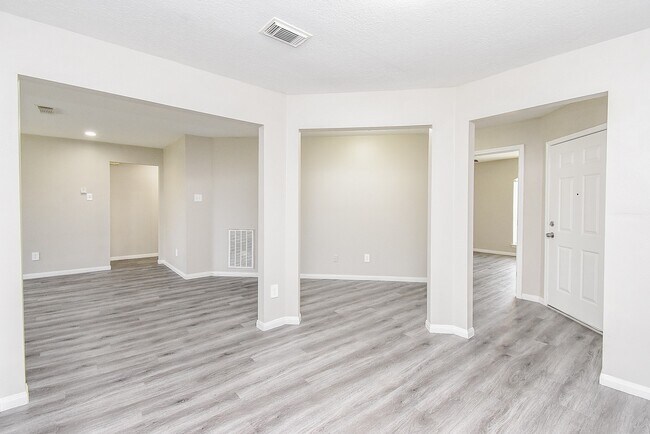 Photo - 12727 Rockford Dr Casa