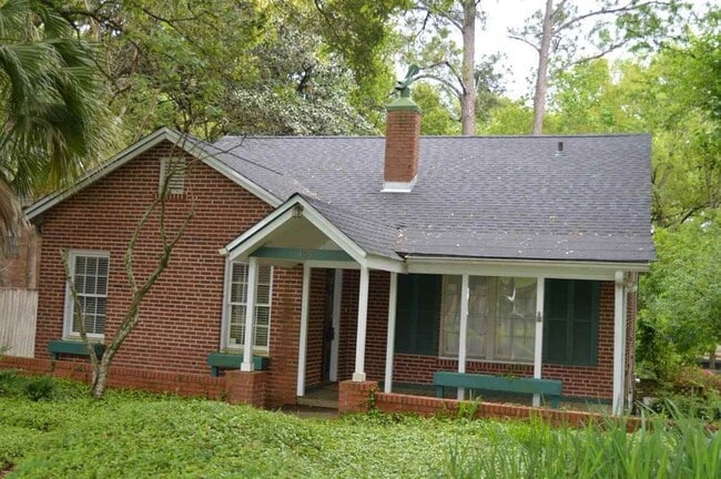 Photo - 145 Belmont Rd Unit Cozy Cottage