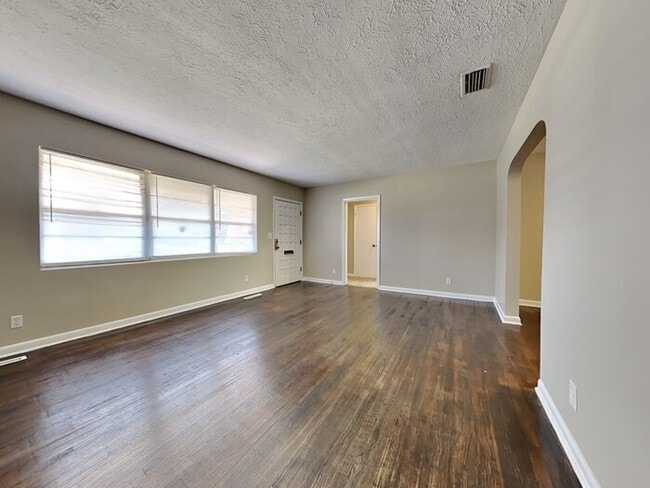 Photo - 1332 Arlingwood Ave