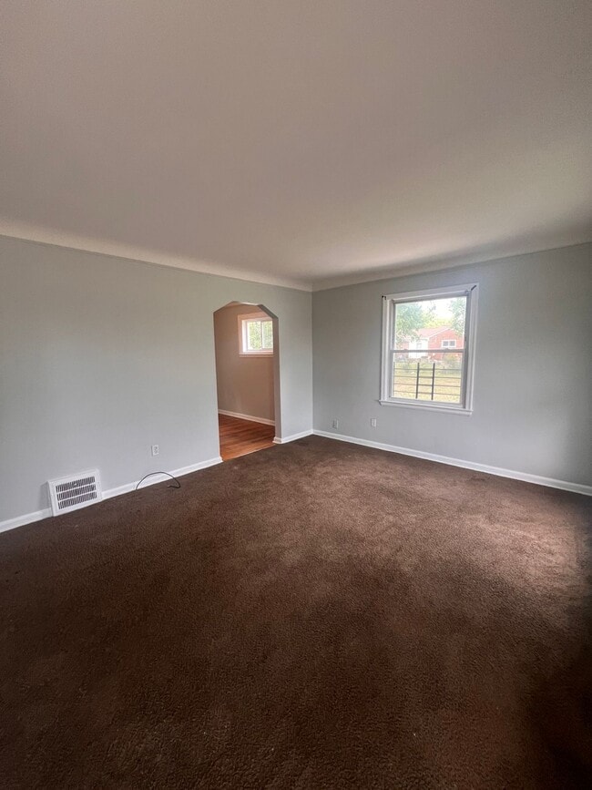 Photo - 17127-17135 Kelly Rd