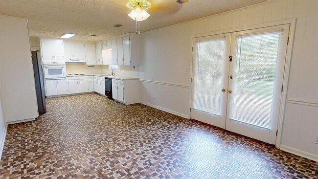 Photo - 355 Mont Vista Dr