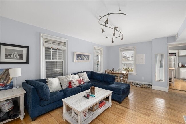 Photo - 423 Thames St