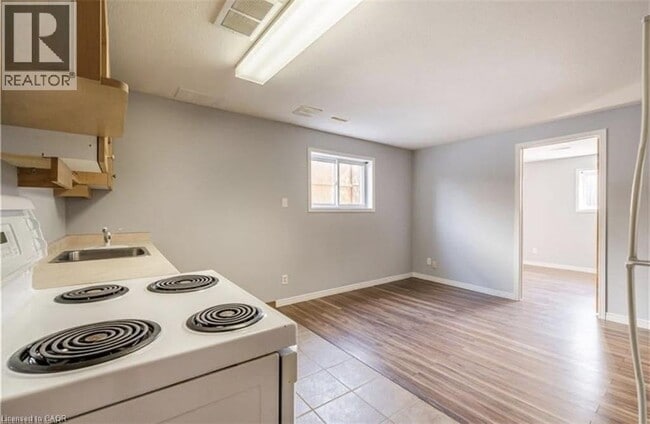 Photo - 87(A) TAMVALE Crescent