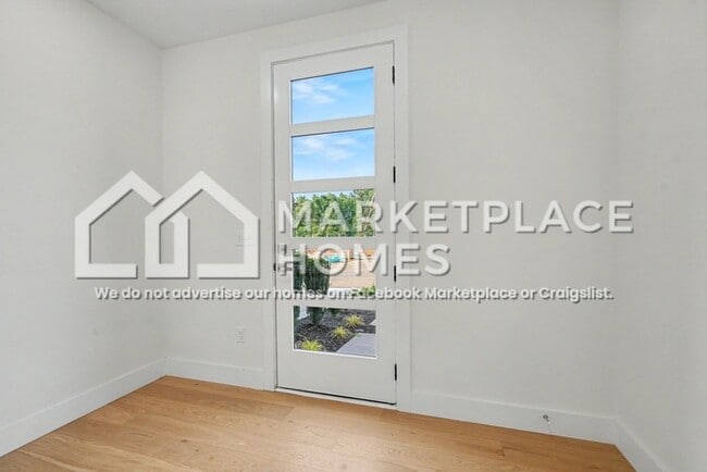 Photo - 109 Taverly Dr